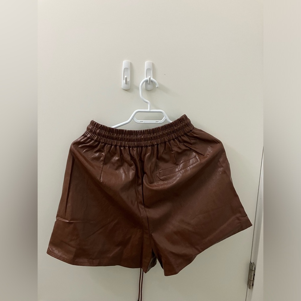 Faux leather drawstring shorts brown NWOT autumn style - Picture 4 of 4